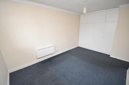 2 bedroom Flat for sale in Haig Court, Moulsham, Chelmsford, Essex, CM2