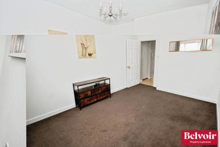 1 bedroom Flat for sale in Stapleford Close, Chelmsford, Essex, CM2