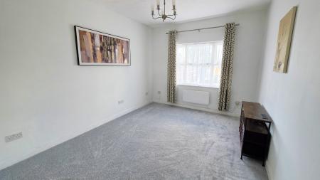 1 bedroom Flat for sale in Stapleford Close, Chelmsford, Essex, CM2