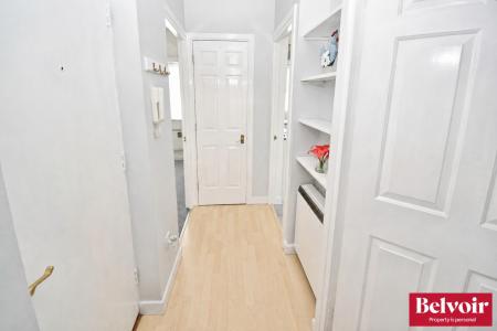 1 bedroom Flat for sale in Stapleford Close, Chelmsford, Essex, CM2