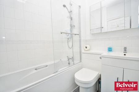 1 bedroom Flat for sale in Stapleford Close, Chelmsford, Essex, CM2