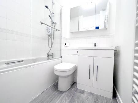 1 bedroom Flat for sale in Stapleford Close, Chelmsford, Essex, CM2