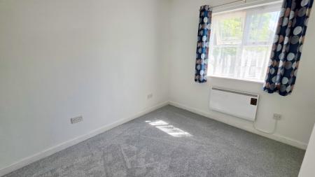 1 bedroom Flat for sale in Stapleford Close, Chelmsford, Essex, CM2