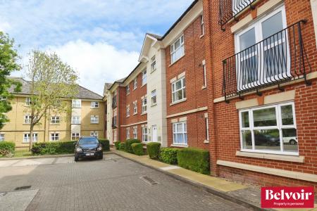 1 bedroom Flat for sale in Stapleford Close, Chelmsford, Essex, CM2