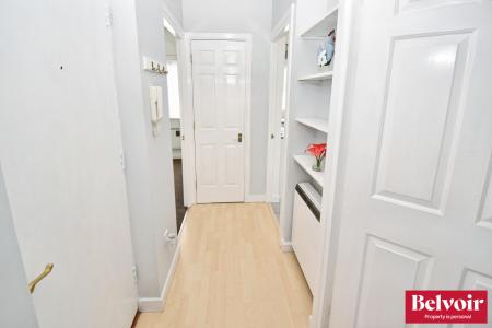 1 bedroom Flat for sale in Stapleford Close, Chelmsford, Essex, CM2