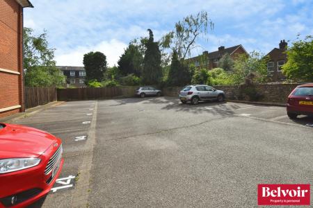 1 bedroom Flat for sale in Stapleford Close, Chelmsford, Essex, CM2