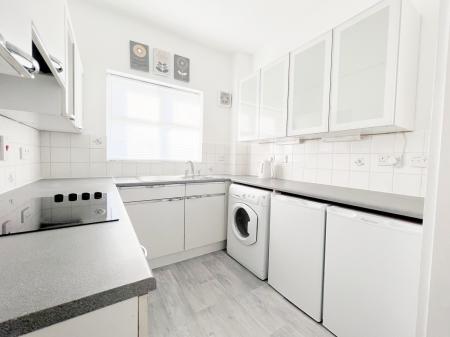 1 bedroom Flat for sale in Stapleford Close, Chelmsford, Essex, CM2