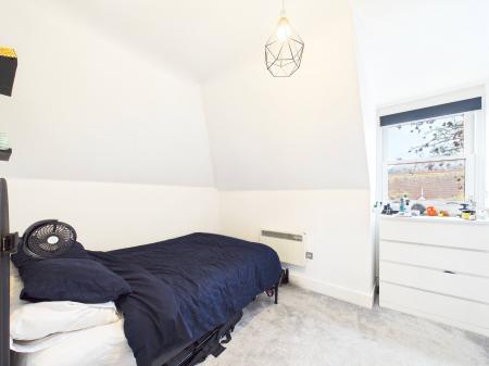 2 bedroom Flat for sale in Cathedral Walk, City Centre, Chelmsford, Essex, CM1