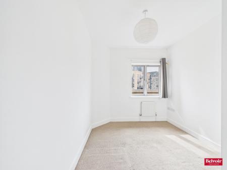 2 bedroom Flat for sale in Hill Road South, Chelmsford, Essex, CM2