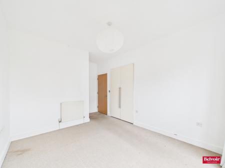 2 bedroom Flat for sale in Hill Road South, Chelmsford, Essex, CM2