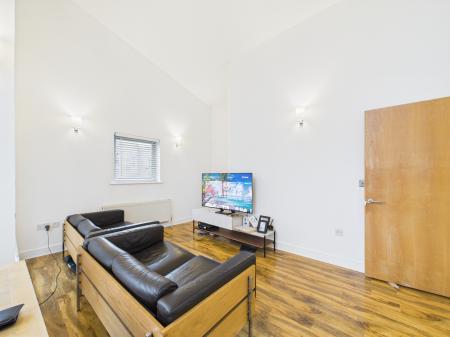 2 bedroom Flat for sale in Hill Road South, Chelmsford, Essex, CM2