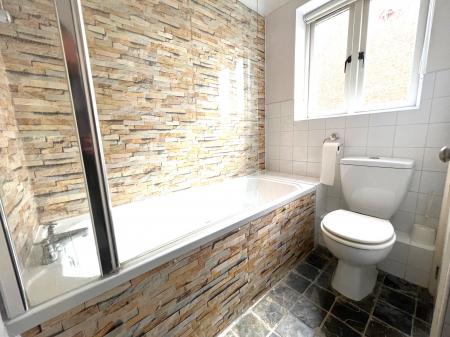 2 bedroom Flat to let in Melba Court, Writtle, Chelmsford, Essex, CM1