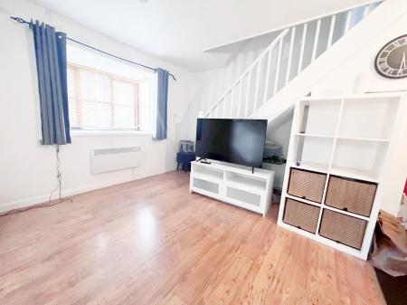 1 bedroom Semi-detached house to let in Hurrell Down, Boreham, Chelmsford, Essex, CM3