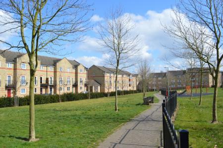 2 bedroom Flat for sale in Parkinson Drive, The Village, Chelmsford, Essex, CM1