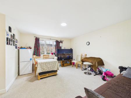 2 bedroom Flat for sale in Parkinson Drive, The Village, Chelmsford, Essex, CM1