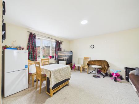 2 bedroom Flat for sale in Parkinson Drive, The Village, Chelmsford, Essex, CM1