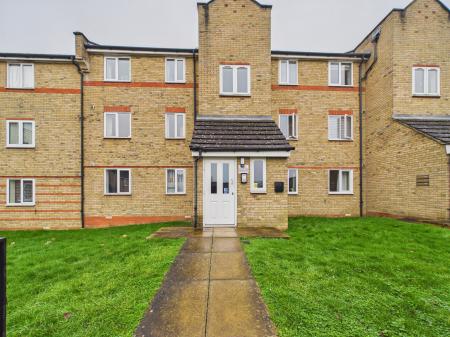 2 bedroom Flat for sale in Parkinson Drive, The Village, Chelmsford, Essex, CM1