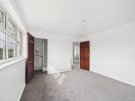 4 bedroom Detached house for sale in Springfield Road, Springfield, Chelmsford, Essex, CM2