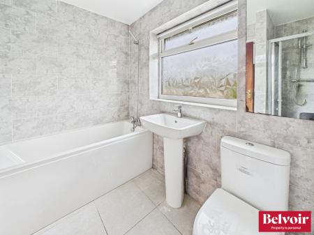 4 bedroom Detached house for sale in Springfield Road, Springfield, Chelmsford, Essex, CM2