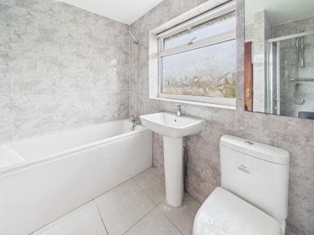 4 bedroom Detached house for sale in Springfield Road, Springfield, Chelmsford, Essex, CM2