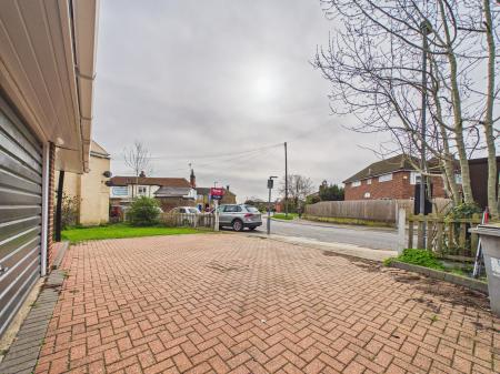 4 bedroom Detached house for sale in Springfield Road, Springfield, Chelmsford, Essex, CM2