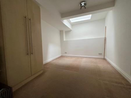1 bedroom Flat to let in Moulsham Street, Old Moulsham, Chelmsford, Essex, CM2