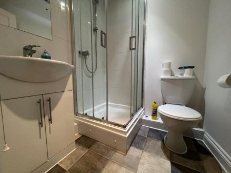 1 bedroom Flat to let in Moulsham Street, Old Moulsham, Chelmsford, Essex, CM2