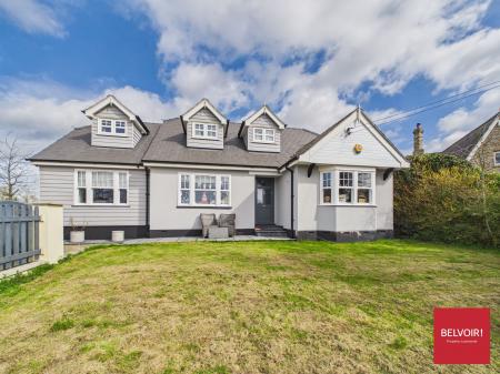 4 bedroom Detached house for sale in Boreham Road, Great Leighs, CM3