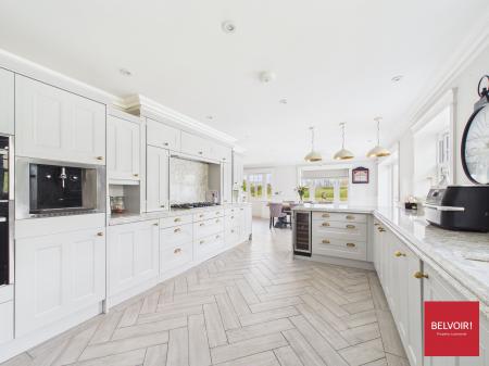 4 bedroom Detached house for sale in Boreham Road, Great Leighs, CM3