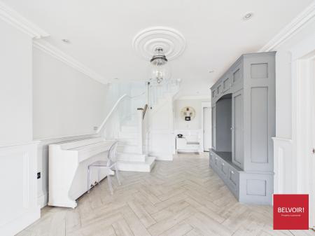 4 bedroom Detached house for sale in Boreham Road, Great Leighs, CM3