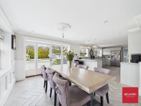 4 bedroom Detached house for sale in Boreham Road, Great Leighs, CM3