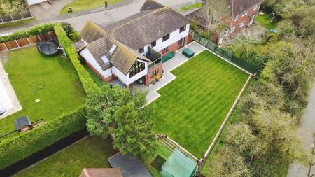 5 bedroom Detached house for sale in Chalklands, Howe Green, Chelmsford, Essex, CM2