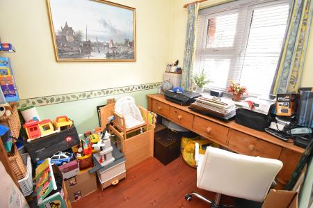 5 bedroom Detached house for sale in Chalklands, Howe Green, Chelmsford, Essex, CM2