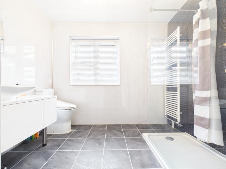 5 bedroom Detached house for sale in Chalklands, Howe Green, Chelmsford, Essex, CM2