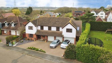 5 bedroom Detached house for sale in Chalklands, Howe Green, Chelmsford, Essex, CM2