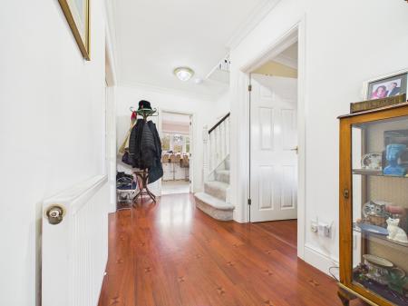 5 bedroom Detached house for sale in Chalklands, Howe Green, Chelmsford, Essex, CM2
