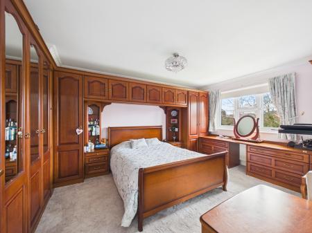 5 bedroom Detached house for sale in Chalklands, Howe Green, Chelmsford, Essex, CM2