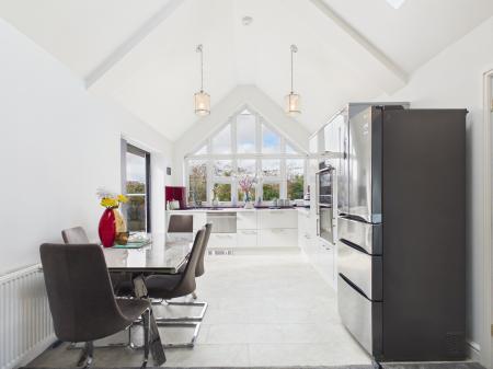 5 bedroom Detached house for sale in Chalklands, Howe Green, Chelmsford, Essex, CM2