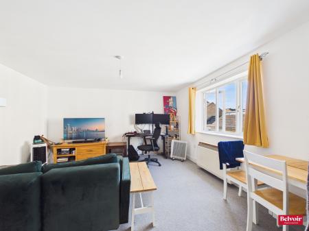 1 bedroom Flat for sale in Parkinson Drive, The Village, Chelmsford, Essex, CM1