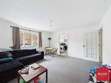 1 bedroom Flat for sale in Parkinson Drive, The Village, Chelmsford, Essex, CM1