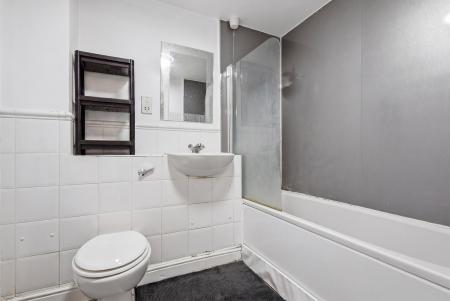 1 bedroom Flat for sale in Parkinson Drive, The Village, Chelmsford, CM1