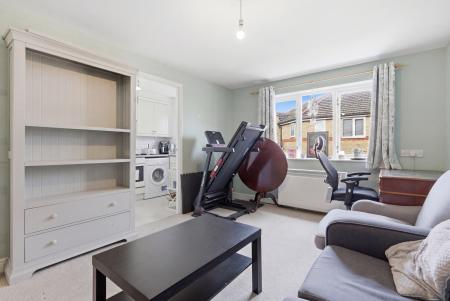 1 bedroom Flat for sale in Parkinson Drive, The Village, Chelmsford, CM1