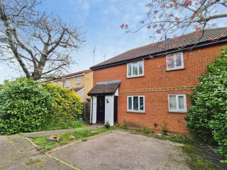 2 bedroom Semi-detached house to let in Cusak Road, Chelmer Village, Chelmsford, Essex, CM2