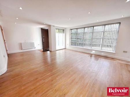 2 bedroom Flat to let in Lockside Marina, Hill Road South, Chelmsford, Essex, CM2