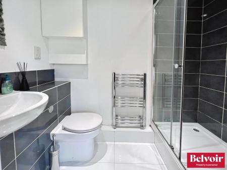2 bedroom Flat to let in Lockside Marina, Hill Road South, Chelmsford, Essex, CM2