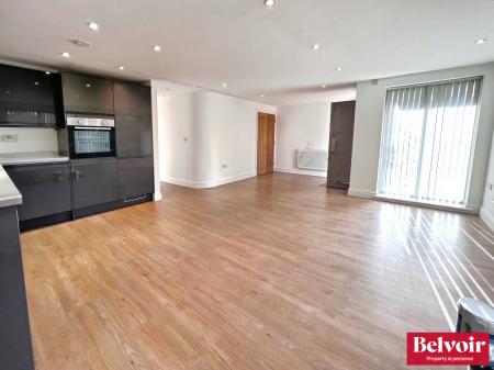 2 bedroom Flat to let in Lockside Marina, Hill Road South, Chelmsford, Essex, CM2