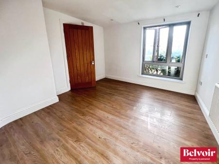 2 bedroom Flat to let in Lockside Marina, Hill Road South, Chelmsford, Essex, CM2