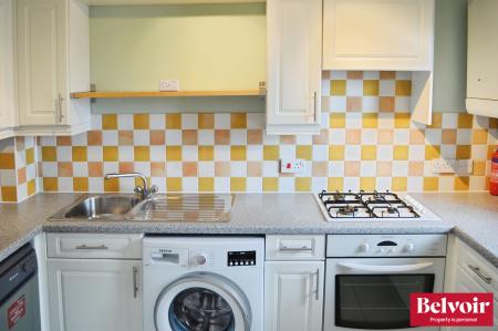 2 bedroom Flat to let in Waterson Vale, Moulsham Lodge, Chelmsford, Essex, CM2