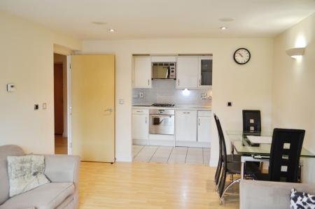 2 bedroom Flat to let in New Street, City Centre, Chelmsford, Essex, CM1