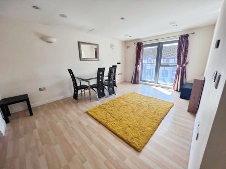 2 bedroom Flat to let in New Street, City Centre, Chelmsford, Essex, CM1